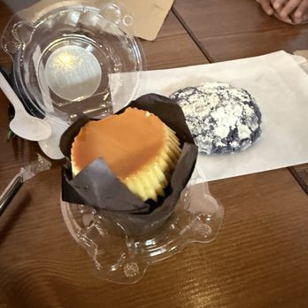 Cafe 86 -Roseville - Ube leche flan cupcake and Ube crinkle cookie - Desserts Near Me - Roseville, California