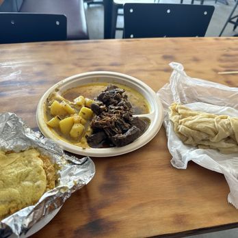 Pepper's Island - Curry Goat and Double - Trinidadian Near Me - Tampa, Florida