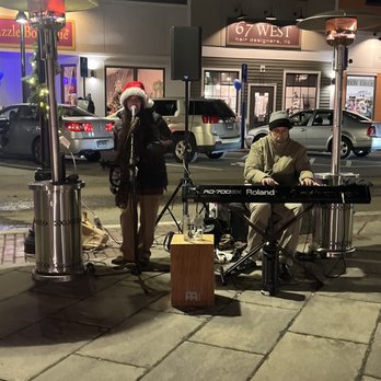Quarry Walk - Christmas music at Quarry Walk - Shopping Centers Near Me - Oxford, Connecticut