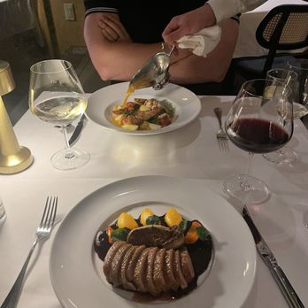 Le Crocodile Restaurant - French Near Me - Vancouver, British Columbia