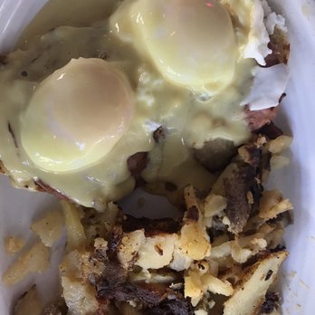 Molly's Souper - Eggs Benedict - Breakfast & Brunch Near Me - Upland, California