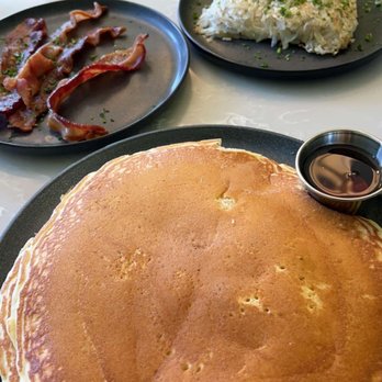 Flapjax - Original Pancakes, Bacon and Cheesy Hash Brown - New American Near Me - Santa Monica, California