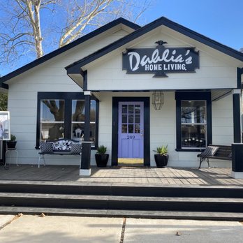 Dahlia’s Home Living - Front of store - Antiques Near Me - Tomball, Texas Dahlia’s Home Living - Front of store - Antiques Near Me - Tomball, Texas