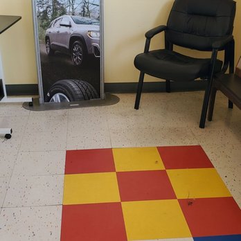 H & J Tire - Very clean - Tires Near Me - Novato, California