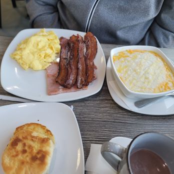 Lucky Brunch - Eggs, bacon, ham, grits biscuit - Breakfast & Brunch Near Me - Sterling Heights, Michigan Lucky Brunch - Eggs, bacon, ham, grits biscuit - Breakfast & Brunch Near Me - Sterling Heights, Michigan
