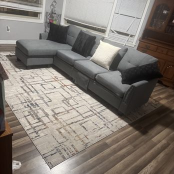 Royaltee Solutions Cleaning Services - After the cleaned and arranged my couch - Home Cleaning Near Me Royaltee Solutions Cleaning Services - After the cleaned and arranged my couch - Home Cleaning Near Me