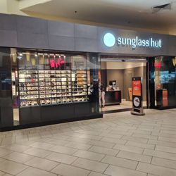 Sunglass Hut - Front of the store