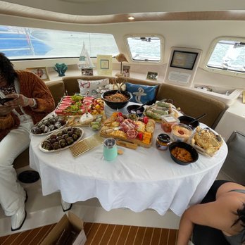 OnBoat - Indoor table - Boat Charters Near Me OnBoat - Indoor table - Boat Charters Near Me