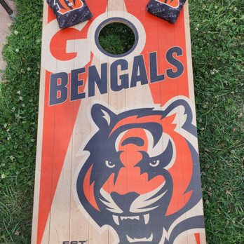 Three Spirits Tavern - Corn hole! Outdoor yard space! Bengals game NFL football - Cocktail Bars Near Me - Bellevue, Kentucky