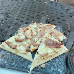 Flatbread with pancetta and honey Flatbread with pancetta and honey
