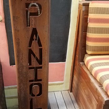 Paniolo Lanai Bar & Cafe - Cocktail Bars Near Me - Honolulu, Hawaii