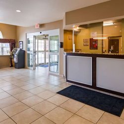 SureStay Plus Hotel By Best Western Buckhannon - Front Desk