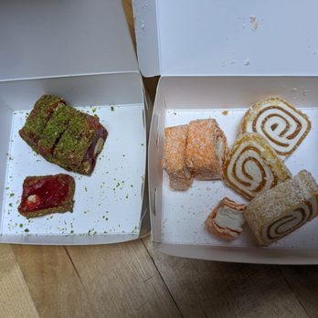 Iraklis - Turkish delights! Pomegranate, pistachio, and hazelnut on the left, and orange and lemon on the right. - Syrian Near Me - Santa Clara, California