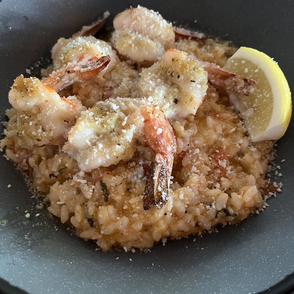 Edgewater Restaurant - Seafood Near Me - Hampton Bays, New York