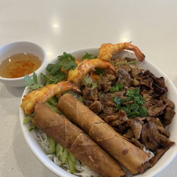 Pho Oh Tasty - Vermicelli shrimp, pork and spring rolls - Vietnamese Near Me - Orange, California