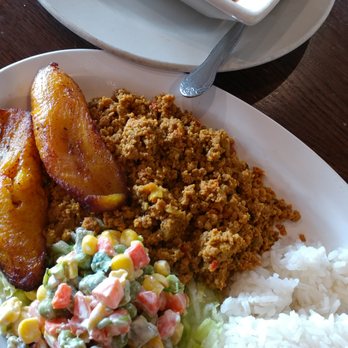 Las Americas - Lunch. Fried plantains, ground beef, white rice and a chilled side salad. - Colombian Near Me - Charlotte, North Carolina Las Americas - Lunch. Fried plantains, ground beef, white rice and a chilled side salad. - Colombian Near Me - Charlotte, North Carolina