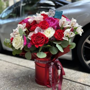 TheFlowersLovers - If you are invited to a birthday party, we advise you to take a beautiful bouquet of flowers with you. - Florists Near Me - Manhattan , New York TheFlowersLovers - If you are invited to a birthday party, we advise you to take a beautiful bouquet of flowers with you. - Florists Near Me - Manhattan , New York