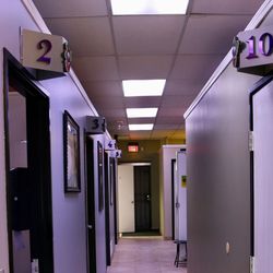 Chili Pepper's Tanning & Wellness - Hallway