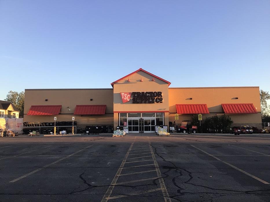 TRACTOR SUPPLY Updated May 2024 57184 Lyon Center Dr, New Hudson