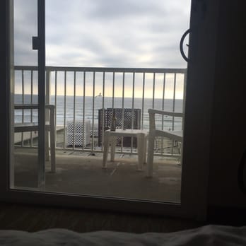 Surfer Beach Hotel - Ocean view from my bed! - San Diego, CA
