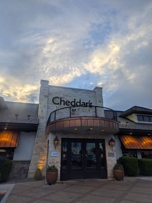 Cheddar's Scratch Kitchen by null