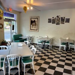 Peruvian Flavors - Interior dining