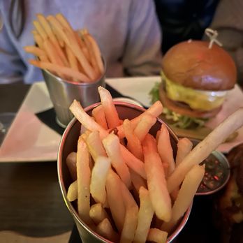 The Dickens - Cheeseburger - Cocktail Bars Near Me - New York, New York
