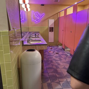 Executive Surf Club - Bars Near Me - Corpus Christi, Texas