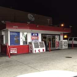 76 - Small 76 store on Broadway