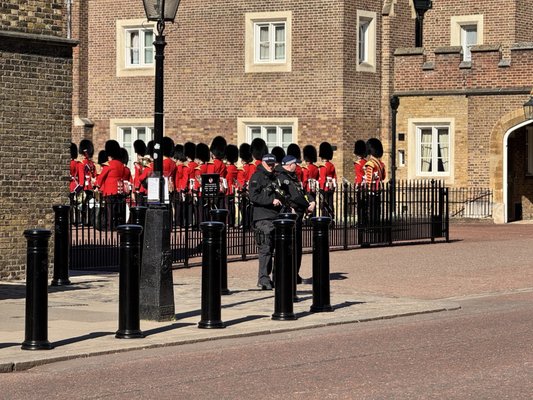 St. James's Palace by null