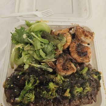 Iron Grill Hawaii - Steak, shrimp broccoli with teriyaki sauce  I couldn't put it down. - Food Trucks Near Me - Honolulu, Hawaii