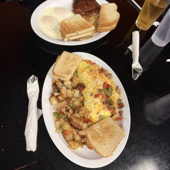 Grandpa’s Cafe - Breakfast & Brunch Near Me - Clearlake, California Grandpa’s Cafe - Breakfast & Brunch Near Me - Clearlake, California