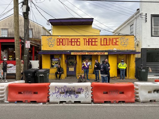 Brothers III Lounge by null
