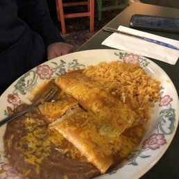 a plate of mexican food a plate of mexican food