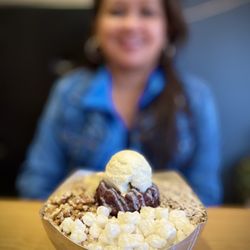 Cocohodo - My bingsu and my wife.