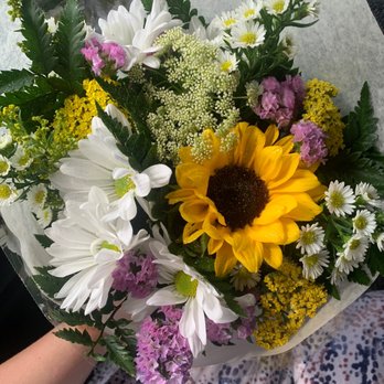 Danielle's Florist - Florists Near Me - Belle Harbor, New York Danielle's Florist - Florists Near Me - Belle Harbor, New York