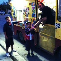 Sponge Bob Ice Cream Truck - Making all kidz happy!