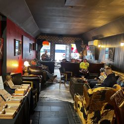 Lounge 611 - Lounge area