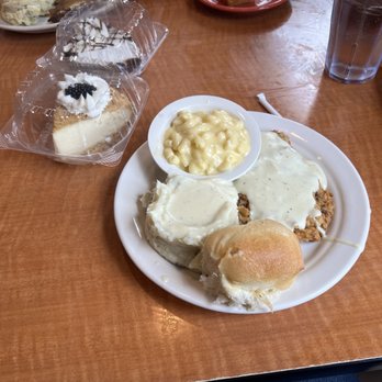 Luby's - Chicken fried steak, mashed potatoes, macaroni and cheese, roll, cheesecake - American Near Me - San Antonio, Texas