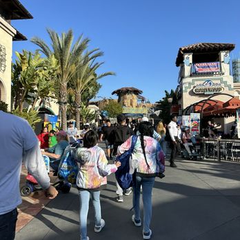 Universal Studios Hollywood - Walk - Amusement Parks Near Me - Universal City, California Universal Studios Hollywood - Walk - Amusement Parks Near Me - Universal City, California