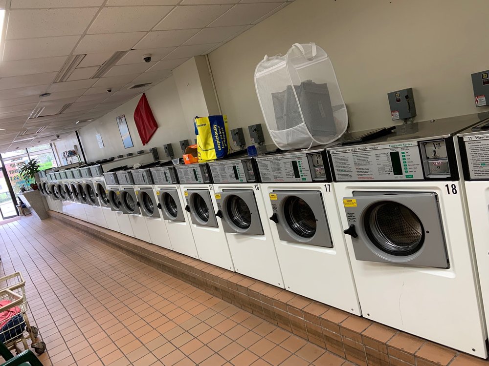 IMPERIAL LAUNDROMAT Updated September 2024 21 Photos 233 Nassau