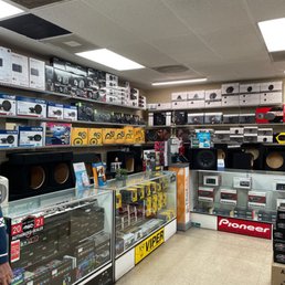 Inside the shop Enrique took care of us! Took us through the workings of our new radio! Thanks! Inside the shop Enrique took care of us! Took us through the workings of our new radio! Thanks!