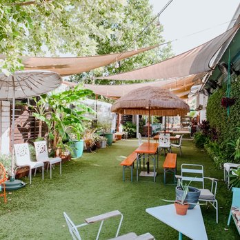 Sawyer & Co - Patio area - Diners Near Me - Austin, Texas