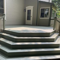 Bee’s Painting - Freshly painted deck