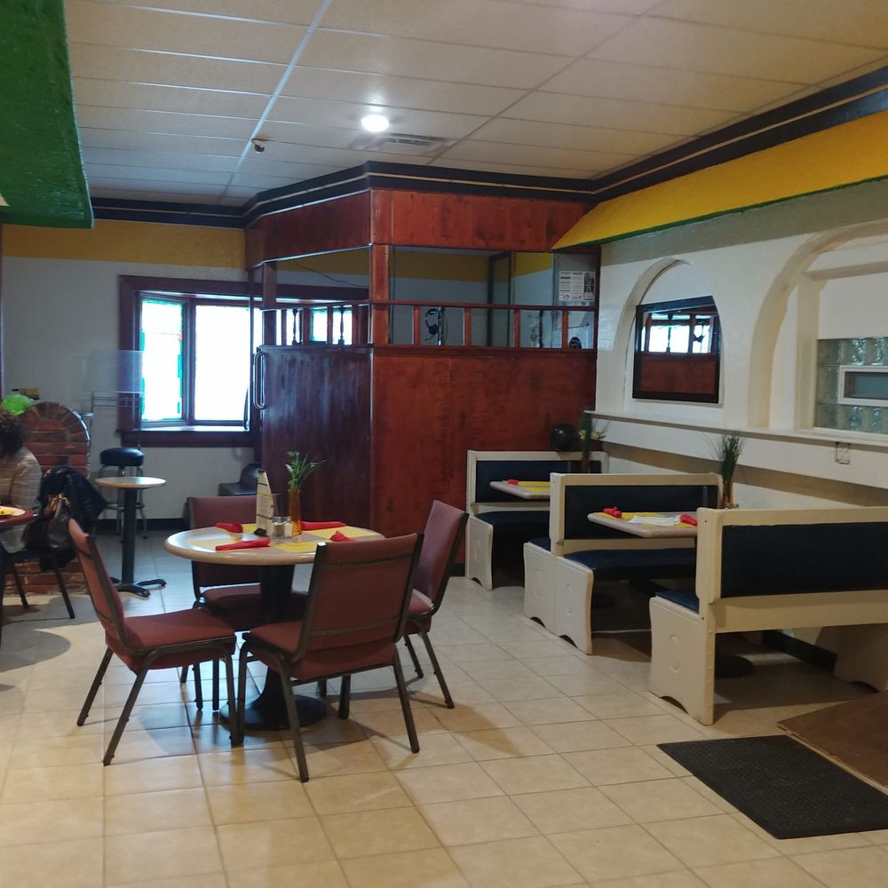 Jamaican Spice - Interior 2/16/2018 - Caribbean Near Me - Toledo, Ohio
