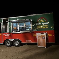 Engelmann Cellars - Great pizza truck