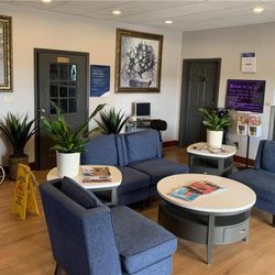 Days Inn by Wyndham Louisville Airport Fair and Expo Center - Lobby