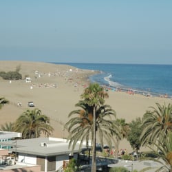 Playa de Maspalomas - The beach and the edge of the dunes.