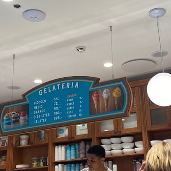 Paradis Gelateria - Best service from the gentleman!!! - Gelato Near Me - Oslo, 03 Paradis Gelateria - Best service from the gentleman!!! - Gelato Near Me - Oslo, 03