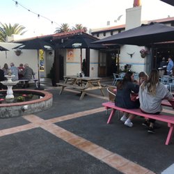 Bareknuckles Barbecue - Outdoor seating area
